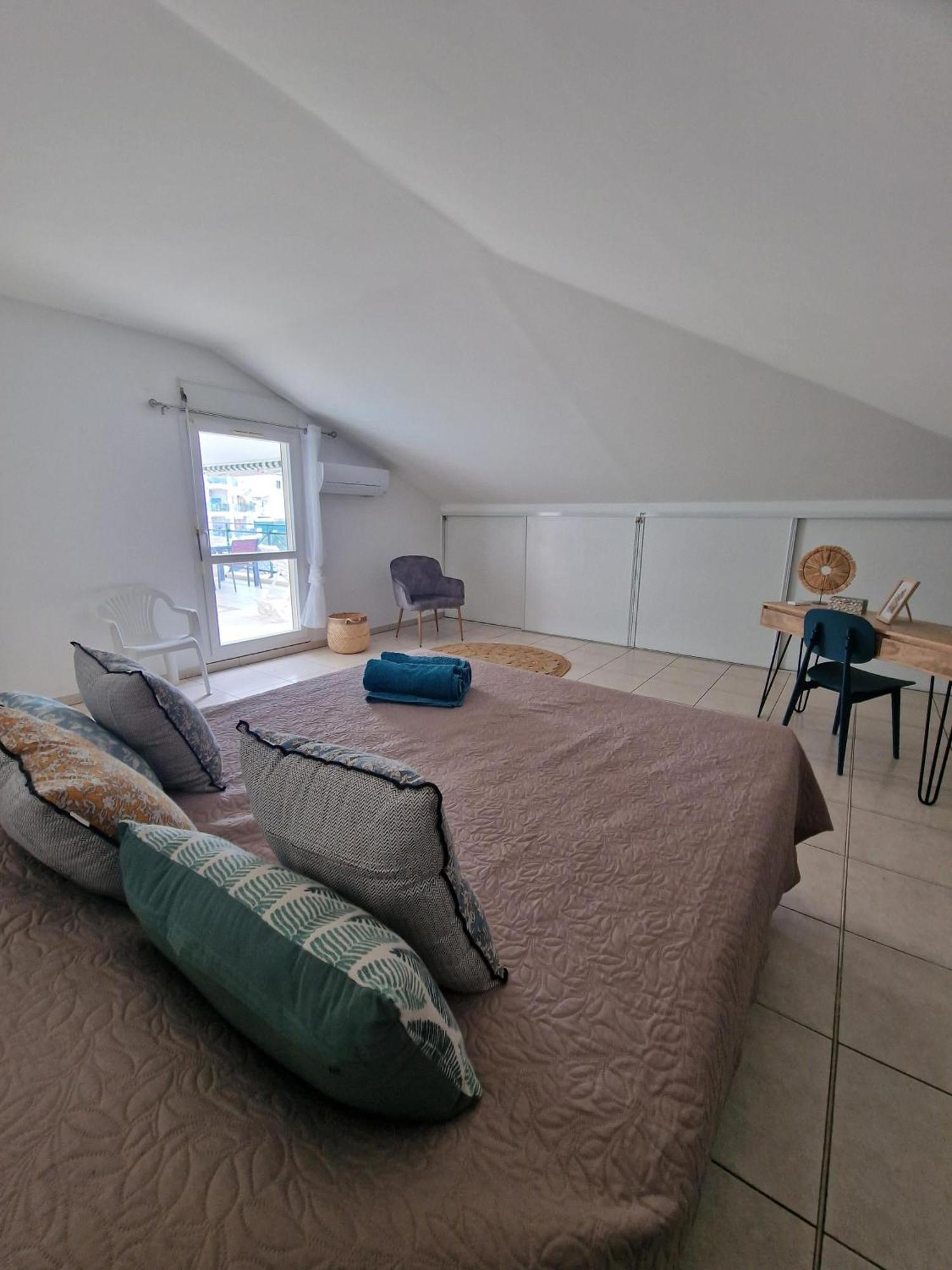 Appartement Villa Sur Le Toit, Vue Mer Saint-Gilles-les Bains Kültér fotó