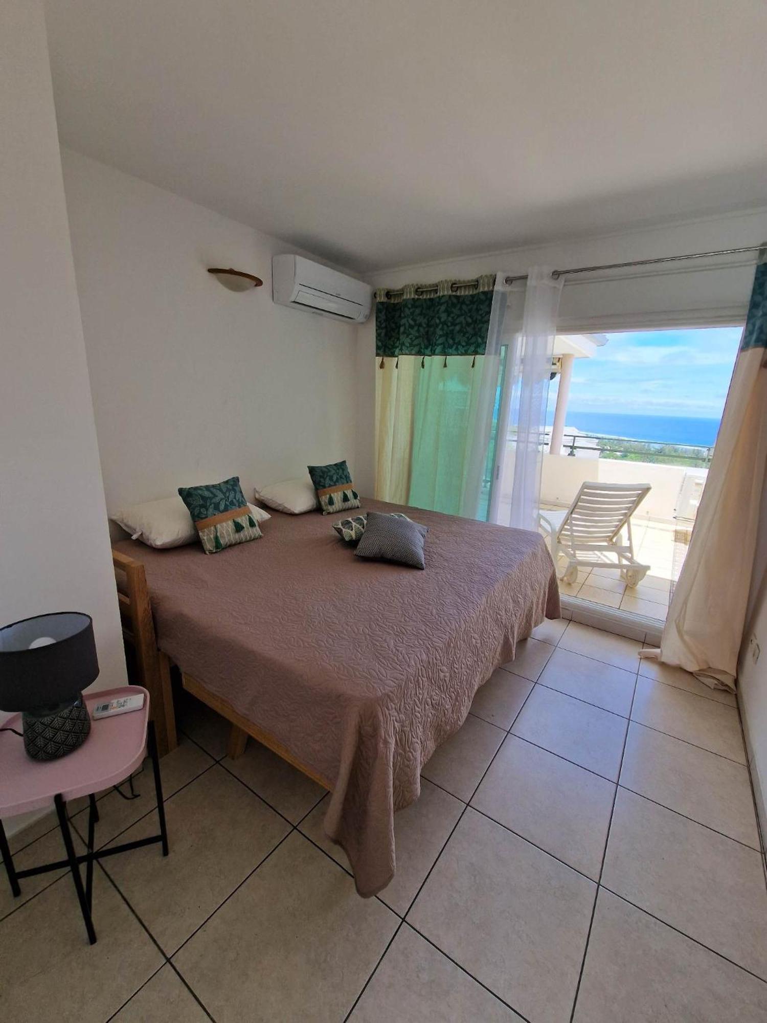 Appartement Villa Sur Le Toit, Vue Mer Saint-Gilles-les Bains Kültér fotó