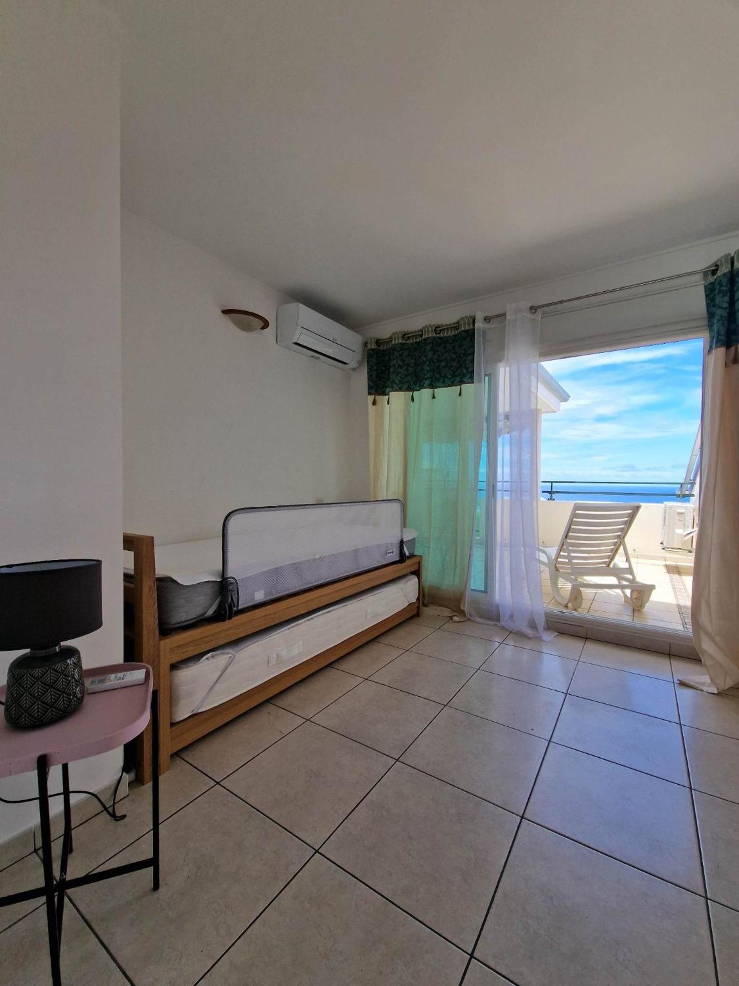 Appartement Villa Sur Le Toit, Vue Mer Saint-Gilles-les Bains Kültér fotó