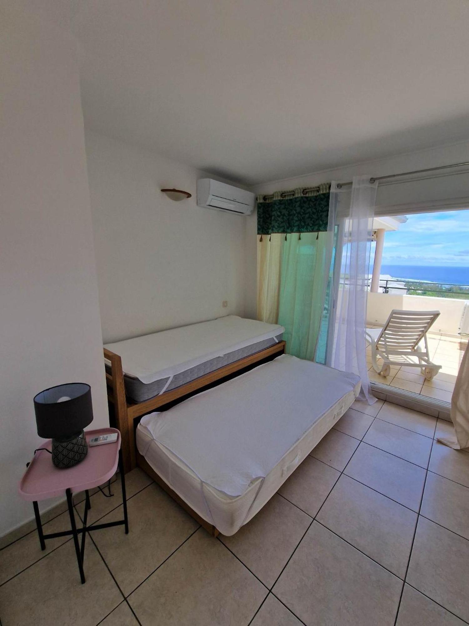 Appartement Villa Sur Le Toit, Vue Mer Saint-Gilles-les Bains Kültér fotó